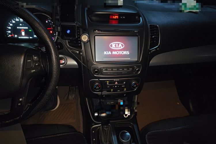 Used Kia Sorento 2013 2.2T 7-seat Diesel Luxury Edition Audio And AC Panel