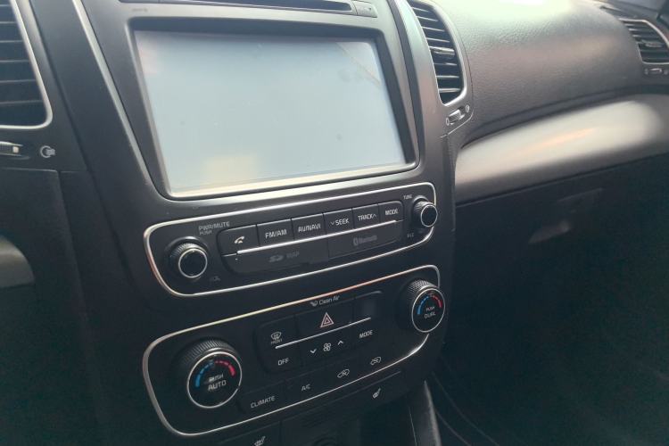 Used Kia Sorento 2013 2.4L 7-seat Gasoline Luxury Edition Audio And AC Panel