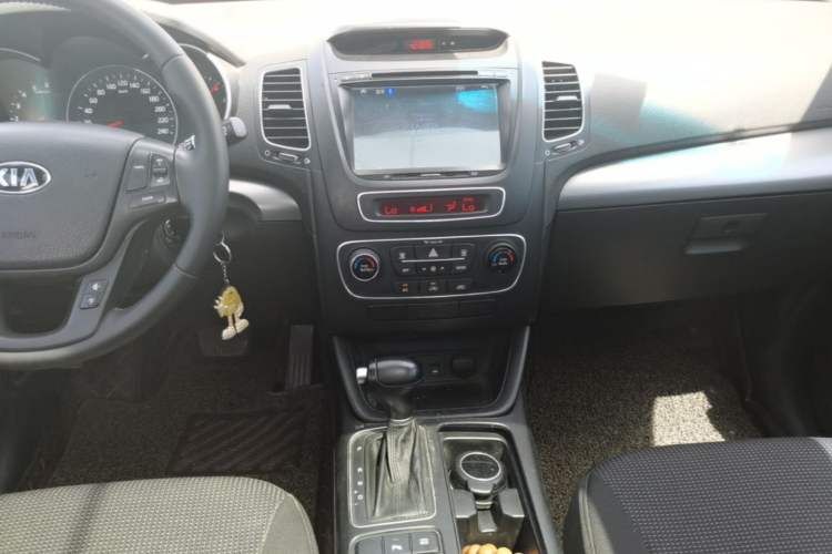 Used Kia Sorento 2013 2.2T 5-Seater Diesel Comfort Edition Audio And AC Panel