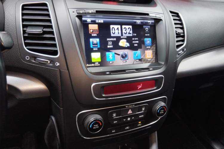 Used Kia Sorento 2013 2.2T 7-seat Diesel Comfort Edition Audio And AC Panel