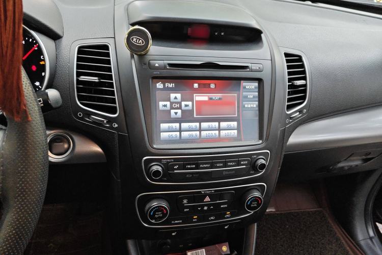 Used Kia Sorento 2013 2.2T 7-seat Diesel Luxury Edition Audio And AC Panel