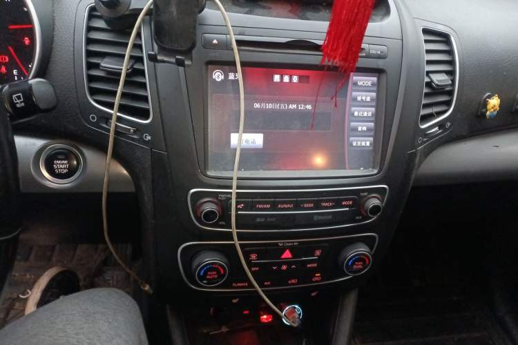 Used Kia Sorento 2013 2.2T 7-seat Diesel Luxury Edition Audio And AC Panel