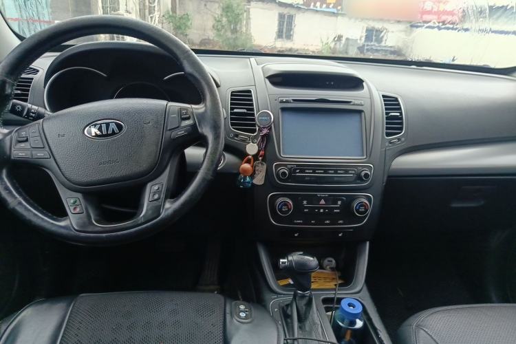 Used Kia Sorento 2013 2.2T 7-Seater Diesel Supreme Edition Center Console