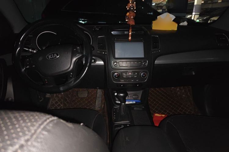 Used Kia Sorento 2013 2.4L 7-seat Gasoline Luxury Edition Center Console
