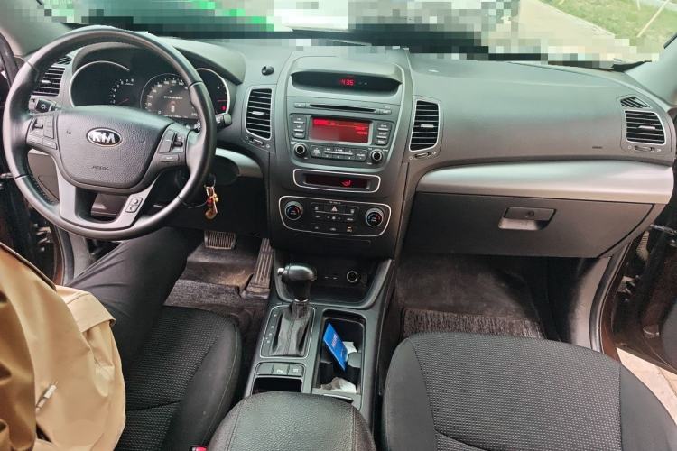 Used Kia Sorento 2013 2.4L 5-Seater Gasoline Comfort Version China IV Standard Center Console