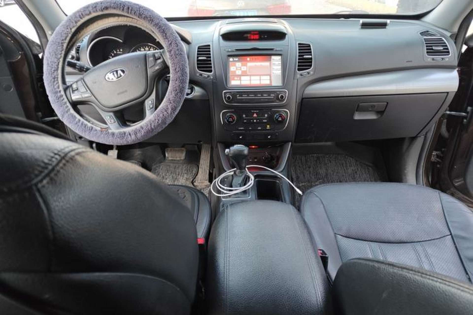 Used Kia Sorento 2013 2.4L 5-Seater Gasoline Luxury Version China IV Standard Center Console