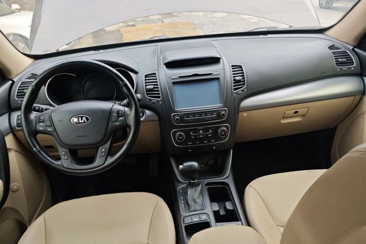 Used Kia Sorento 2013 2.4L 7-Seater Gasoline Luxury Version China IV Standard Center Console