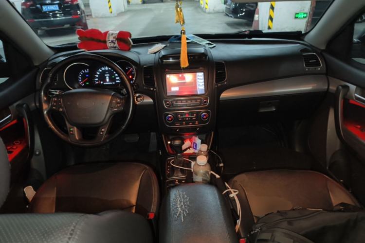 Used Kia Sorento 2013 2.4L 7-Seater Gasoline Luxury Version China IV Standard Center Console