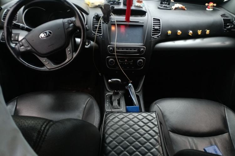 Used Kia Sorento 2013 2.2T 7-seat Diesel Luxury Edition Center Console