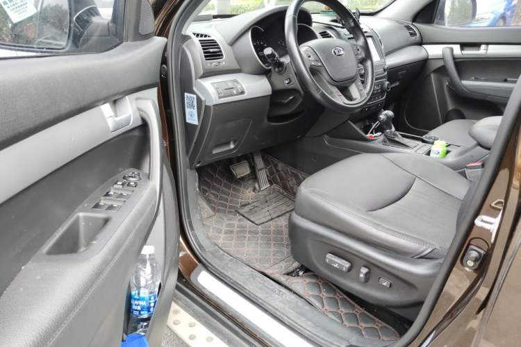 Used Kia Sorento 2013 2.2T 5-Seater Diesel Luxury Edition Driver Seat