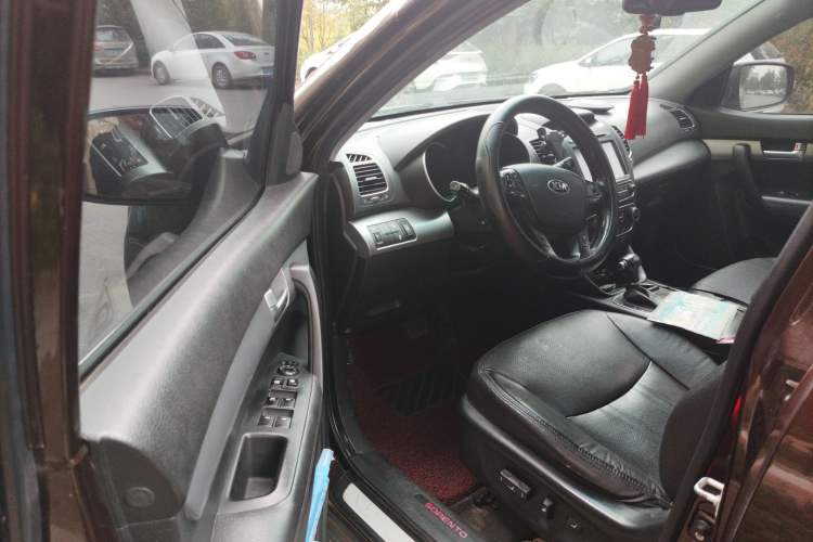 Used Kia Sorento 2013 2.2T 7-seat Diesel Luxury Edition Driver Seat