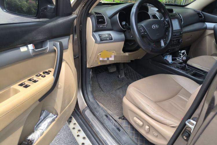 Used Kia Sorento 2013 2.4L 7-Seater Gasoline Luxury Version China IV Standard Driver Seat