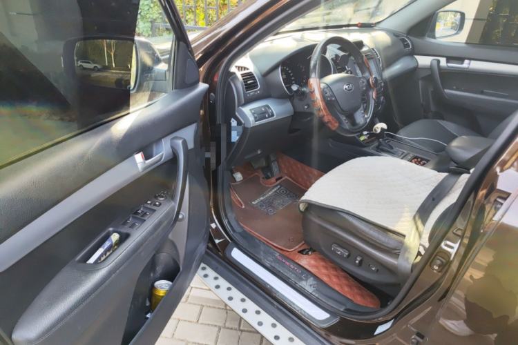 Used Kia Sorento 2013 2.4L 7-Seater Gasoline Luxury Version China IV Standard Driver Seat