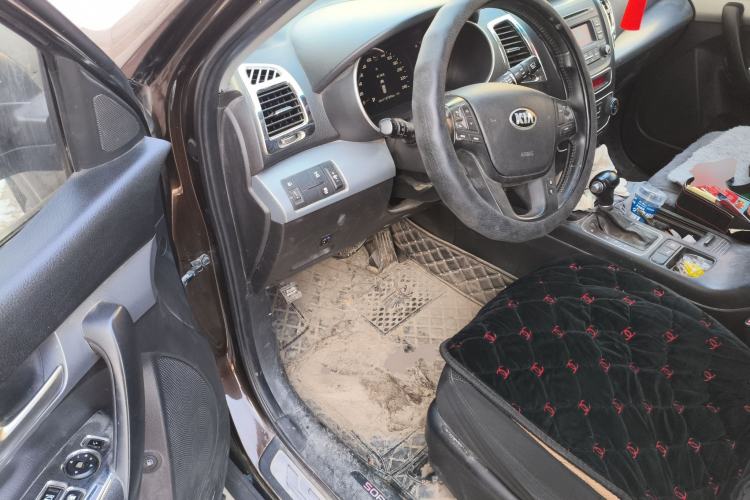 Used Kia Sorento 2013 2.4L 5-Seater Gasoline Comfort Version China IV Standard Driver Seat
