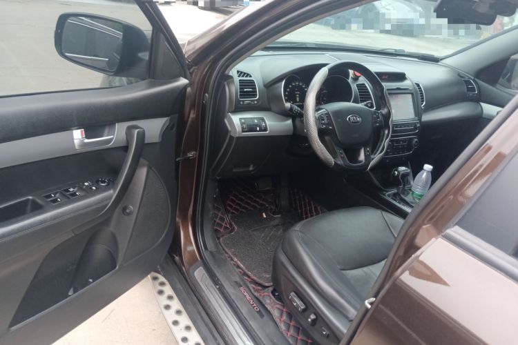 Used Kia Sorento 2013 2.2T 7-seat Diesel Luxury Edition Driver Seat