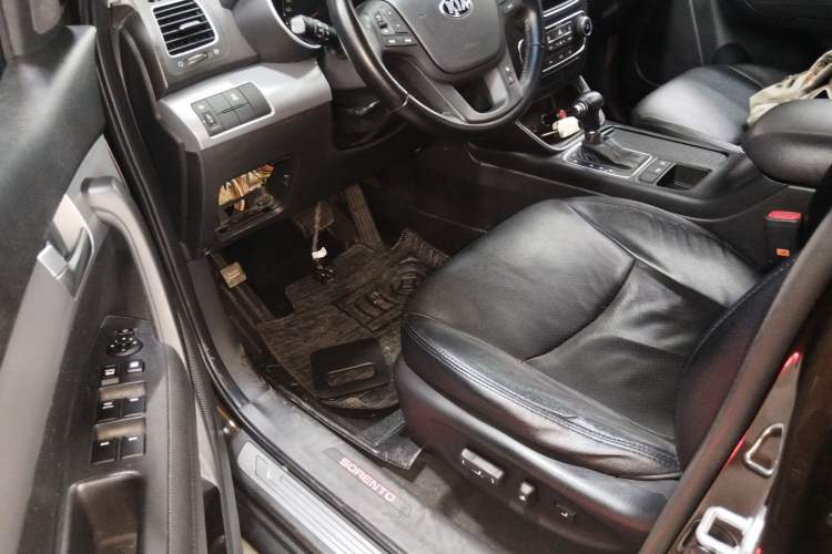 Used Kia Sorento 2013 2.2T 7-seat Diesel Comfort Edition Driver Seat