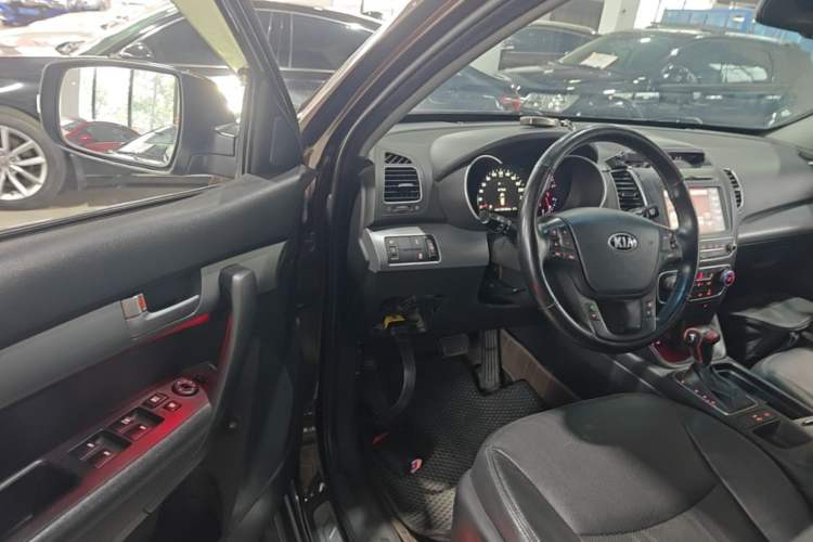 Used Kia Sorento 2013 2.4L 5-seat Gasoline Luxury Edition Driver Seat