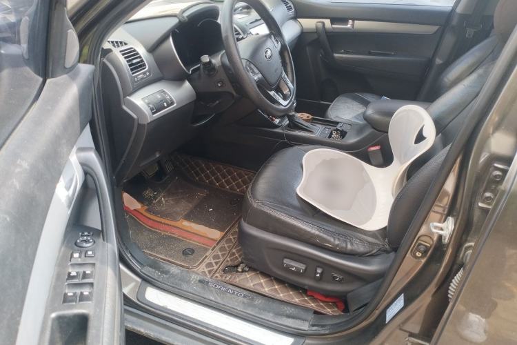Used Kia Sorento 2013 2.4L 7-Seater Gasoline Luxury Version China IV Standard Driver Seat