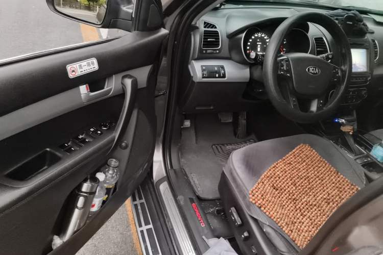 Used Kia Sorento 2013 2.4L 7-seat Gasoline Luxury Edition Driver Seat