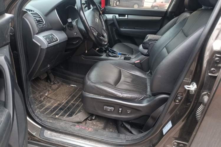 Used Kia Sorento 2013 2.2T 7-seat Diesel Luxury Edition Driver Seat