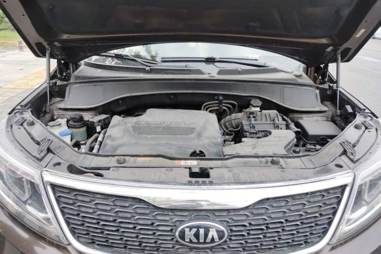 Used Kia Sorento 2013 2.2T 5-Seater Diesel Luxury Edition Engine Bay