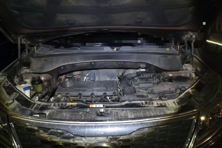 Used Kia Sorento 2013 2.4L 7-seat Gasoline Comfort Edition Engine Bay
