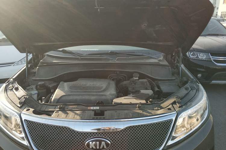 Used Kia Sorento 2013 2.2T 5-Seater Diesel Luxury Edition Engine Bay