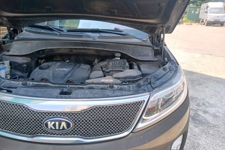 Used Kia Sorento 2013 2.4L 5-Seater Gasoline Comfort Version China IV Standard Engine Bay Left