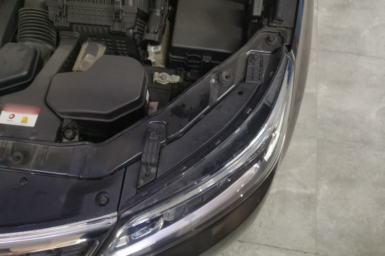 Used Kia Sorento 2013 2.4L 5-Seater Gasoline Comfort Edition Engine Bay Left