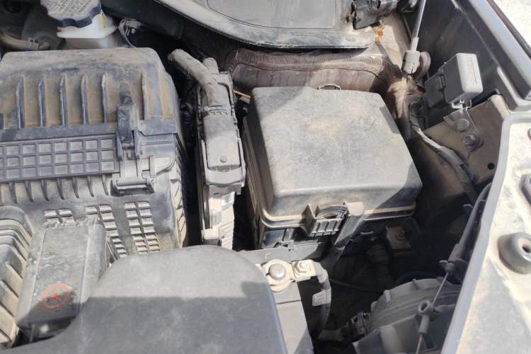 Used Kia Sorento 2013 2.4L 7-Seater Gasoline Comfort Edition China V Standard Engine Bay Left