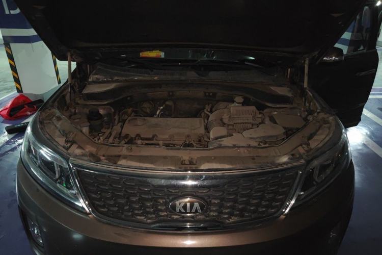 Used Kia Sorento 2013 2.4L 7-seat Gasoline Luxury Edition Engine Bay