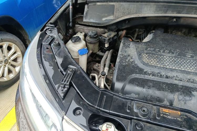 Used Kia Sorento 2013 2.2T 7-Seater Diesel Supreme Edition Engine Bay Right