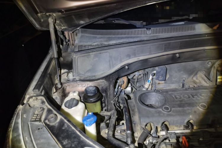 Used Kia Sorento 2013 2.4L 7-seat Gasoline Comfort Edition Engine Bay Right
