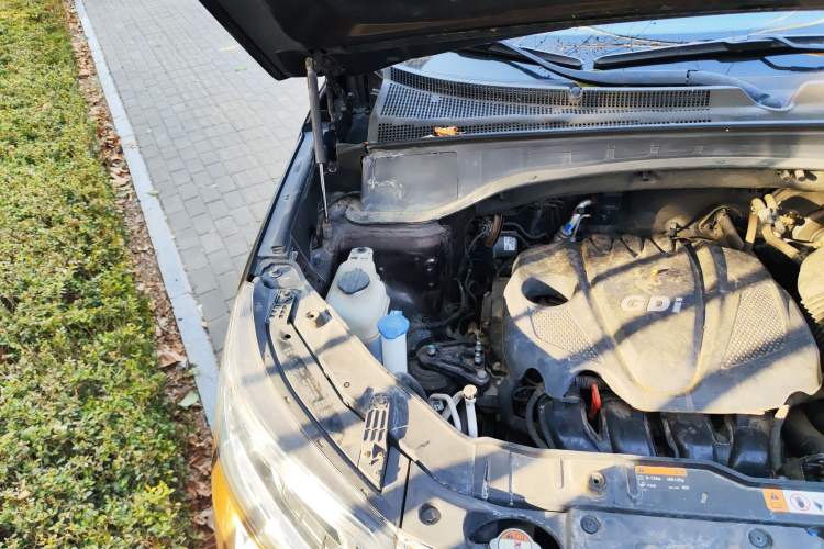 Used Kia Sorento 2013 2.4L 7-Seater Gasoline Luxury Version China IV Standard Engine Bay Right