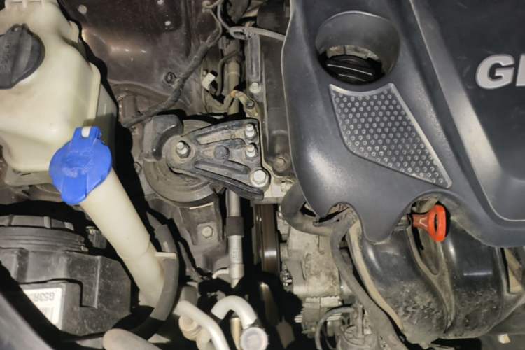Used Kia Sorento 2013 2.4L 7-Seater Gasoline Luxury Version China IV Standard Engine Bay Right
