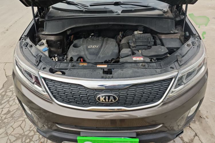 Used Kia Sorento 2013 2.4L 7-Seater Gasoline Luxury Version China IV Standard Engine Bay