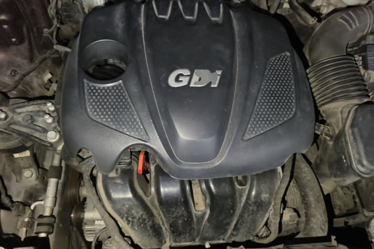 Used Kia Sorento 2013 2.4L 7-Seater Gasoline Luxury Version China IV Standard Engine Bay