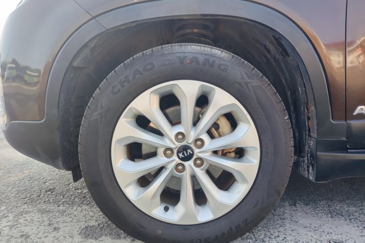 Used Kia Sorento 2013 2.4L 7-Seater Gasoline Comfort Version China IV Standard Exterior 4
