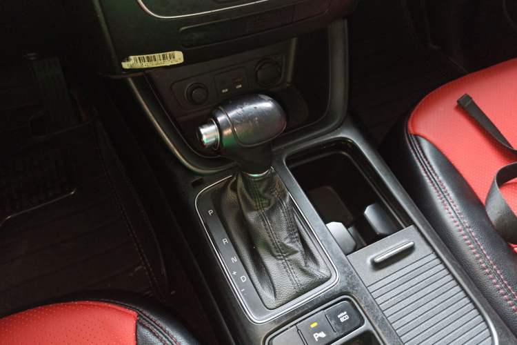 Used Kia Sorento 2013 2.4L 7-Seater Gasoline Comfort Version China IV Standard Gear Lever