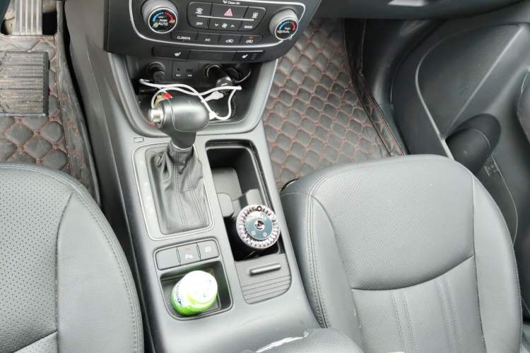 Used Kia Sorento 2013 2.2T 5-Seater Diesel Luxury Edition Gear Lever