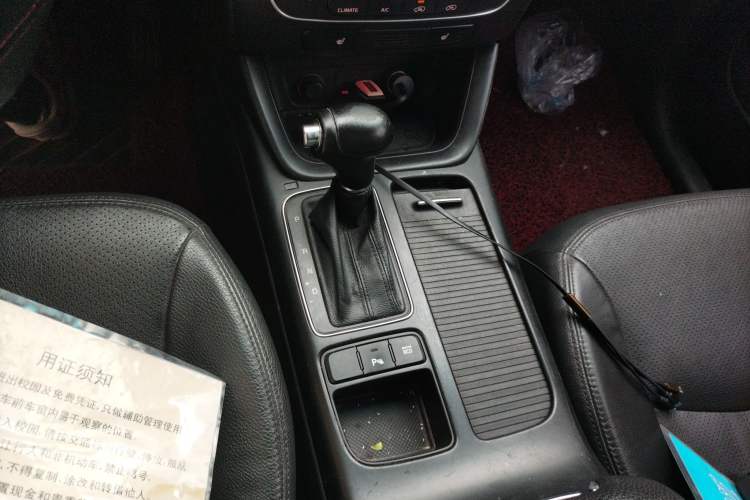 Used Kia Sorento 2013 2.2T 7-seat Diesel Luxury Edition Gear Lever
