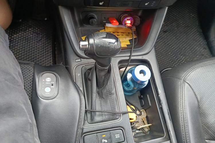 Used Kia Sorento 2013 2.2T 7-Seater Diesel Supreme Edition Gear Lever