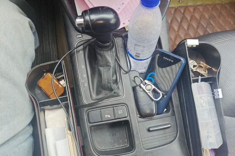 Used Kia Sorento 2013 2.4L 5-Seater Gasoline Luxury Version China IV Standard Gear Lever