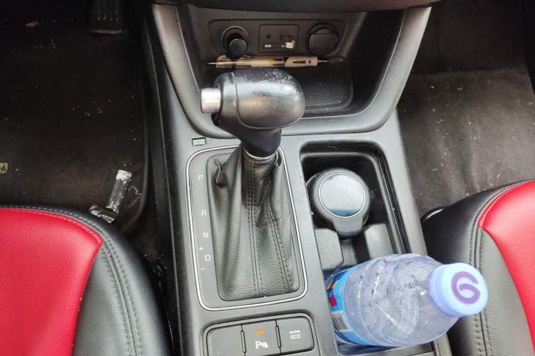 Used Kia Sorento 2013 2.4L 5-Seater Gasoline Comfort Version China IV Standard Gear Lever