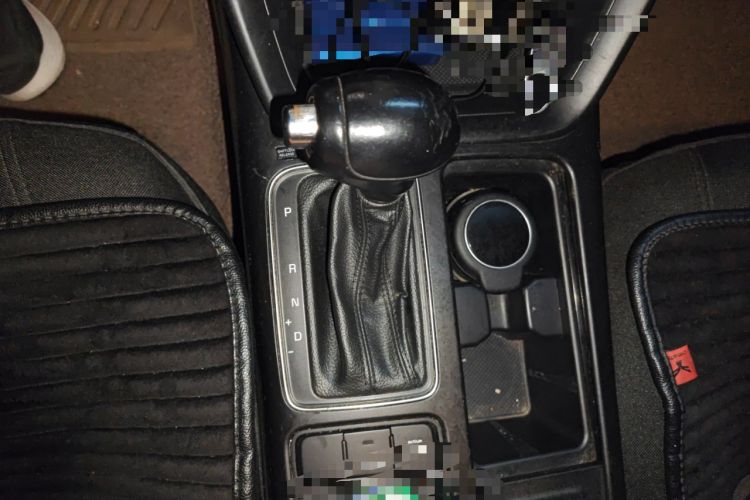 Used Kia Sorento 2013 2.2T 7-seat Diesel Luxury Edition Gear Lever