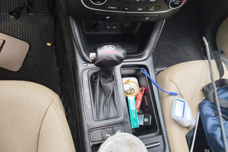 Used Kia Sorento 2013 2.4L 7-Seater Gasoline Luxury Version China IV Standard Gear Lever