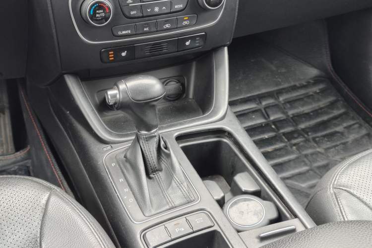 Used Kia Sorento 2013 2.2T 5-Seater Diesel Luxury Edition Gear Lever