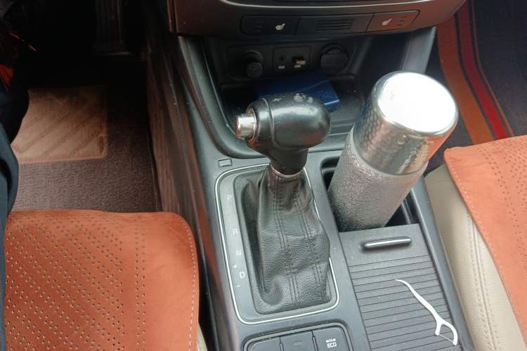 Used Kia Sorento 2013 2.2T 7-seat Diesel Luxury Edition Gear Lever