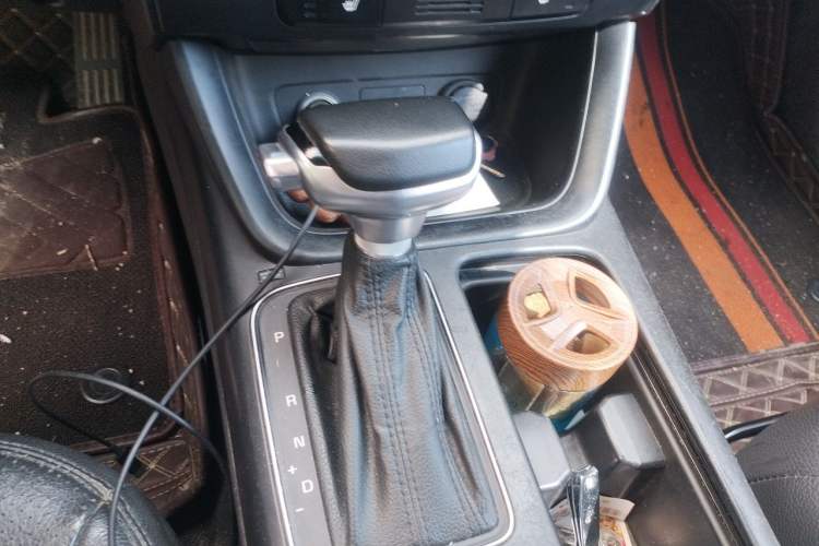 Used Kia Sorento 2013 2.4L 7-Seater Gasoline Luxury Version China IV Standard Gear Lever