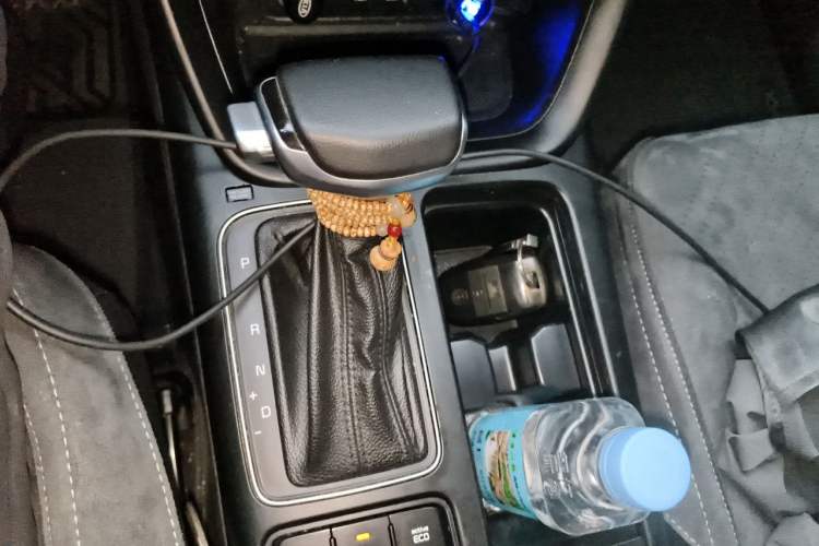 Used Kia Sorento 2013 2.4L 7-seat Gasoline Luxury Edition Gear Lever